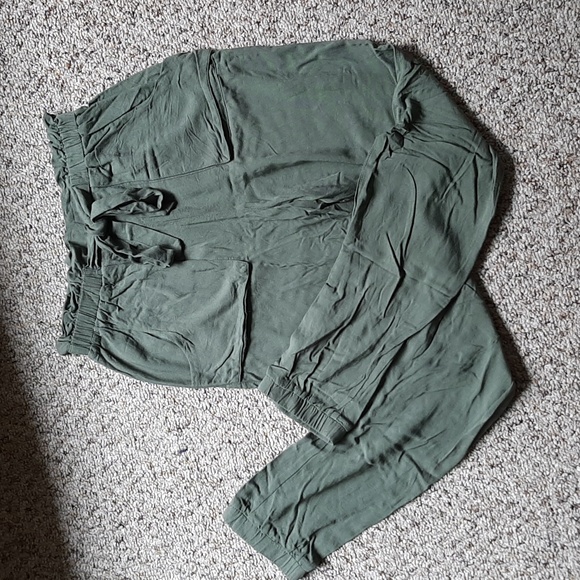 Xhilaration green flowy pants size medium - Picture 1 of 5